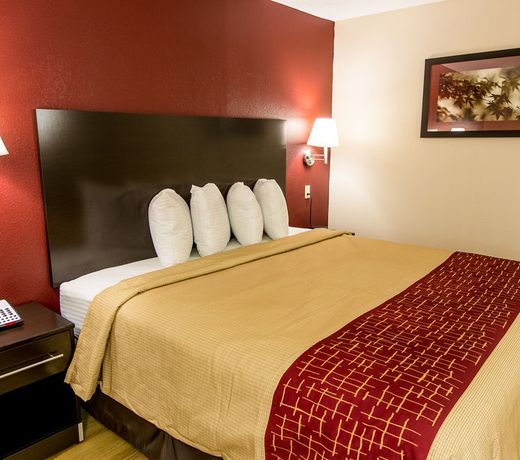Red Roof Inn PLUS+ Huntsville