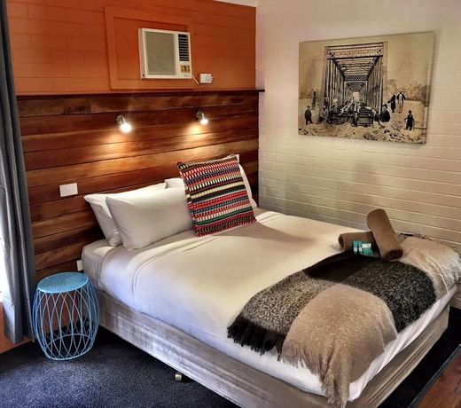 Pleasant Way River Lodge