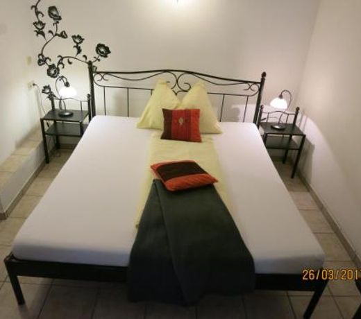 NearBy Hotel