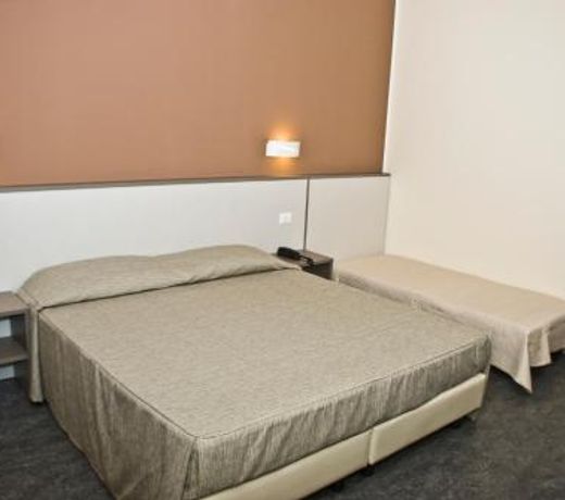 Hotel 4 Strade