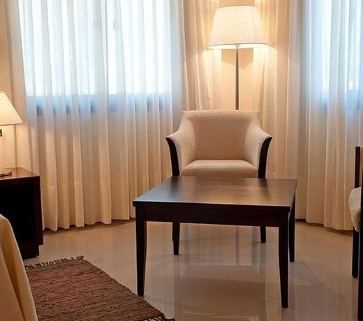 Camino Real Plaza Hotel