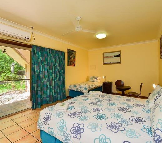 Bushland Cottages and Lodge