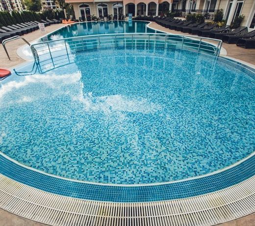 Avenue Deluxe Hotel
