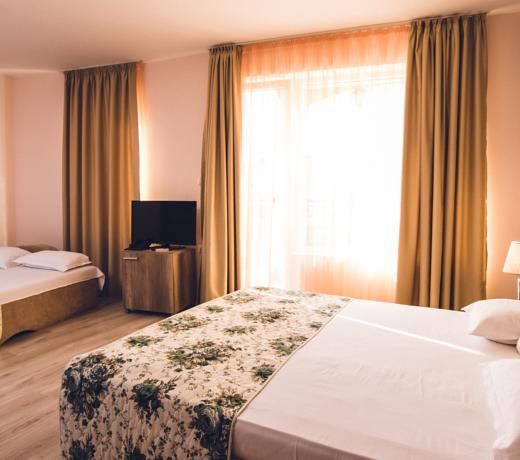 Avenue Deluxe Hotel