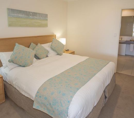 Lady Bay Hotel