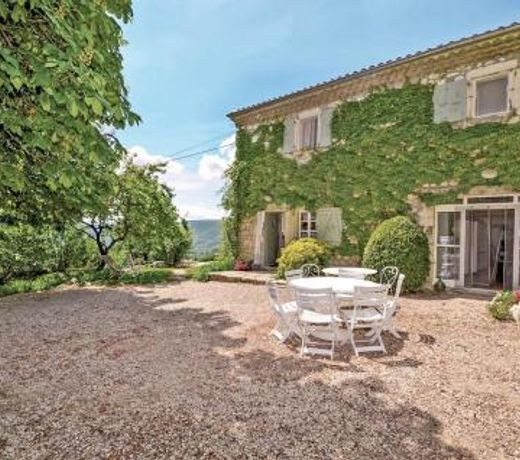 Nice home in Roynac with 5 Bedrooms, WiFi and Outdoor swimming pool