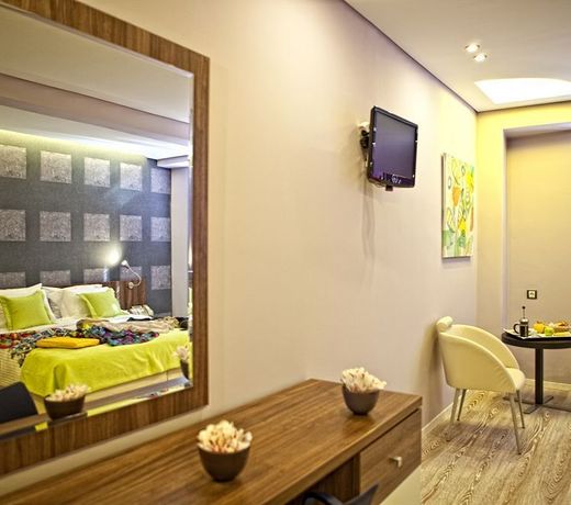 Novus City Hotel