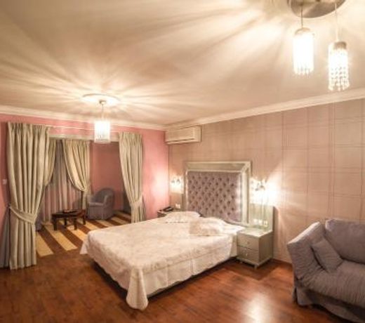 Delphi Art Hotel