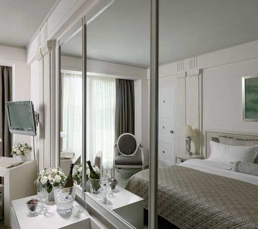 NJV Athens Plaza