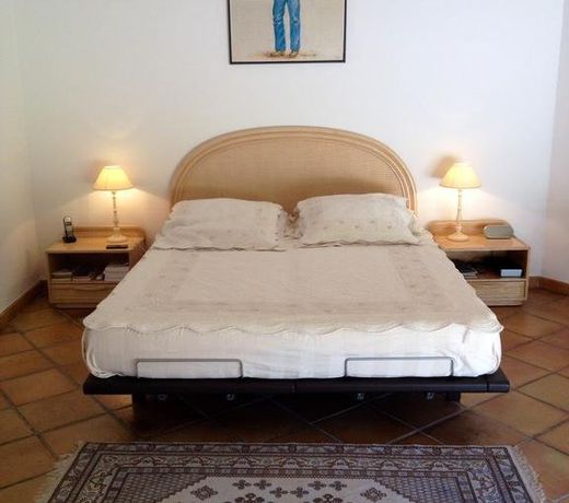 CHAMBRE LA GARDE