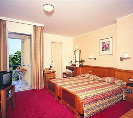 Avra City Hotel