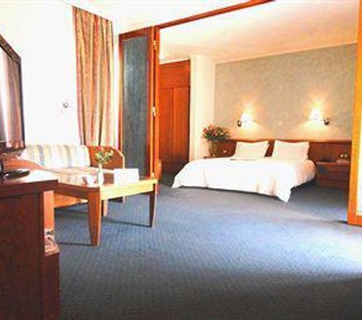 Avra City Hotel