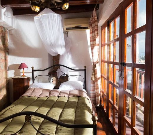The Traditional Homes of Crete