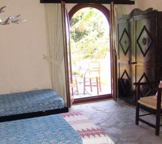 Arolithos Traditional Village Hotel