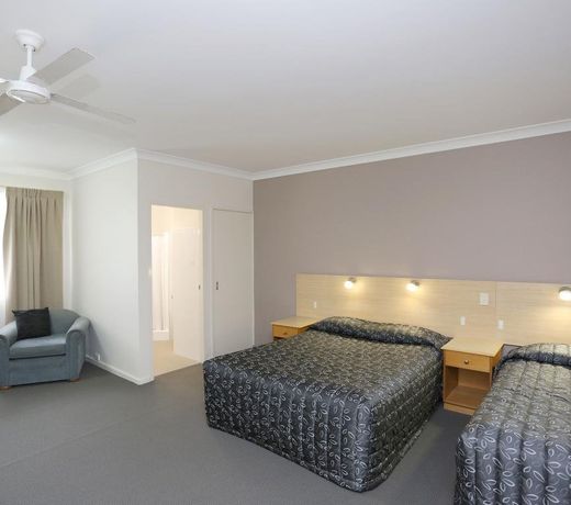 Elizabeth Motor Inn