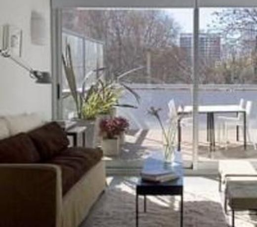 HOLLYWOOD SUITES & LOFT 1