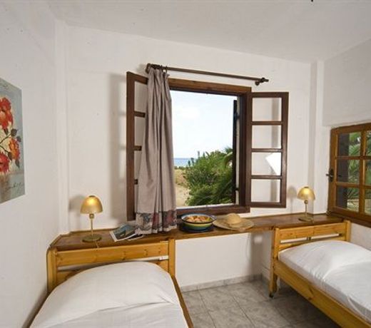 Maravel Star Art Hotel