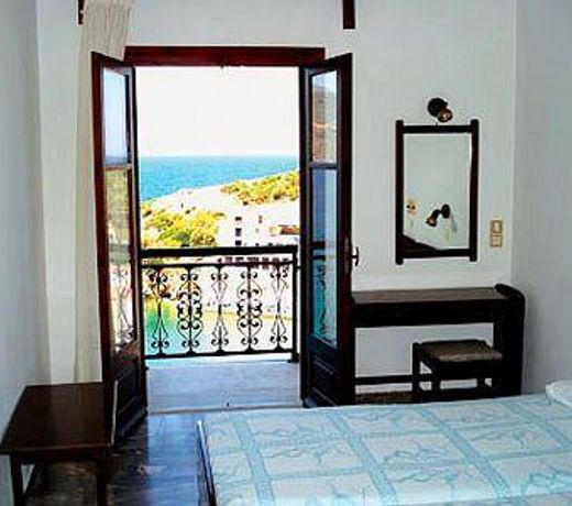 CLEOMENIS HOTEL