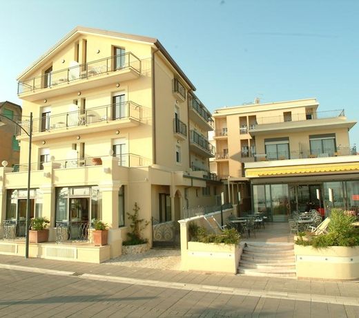 Hotel Bridge
