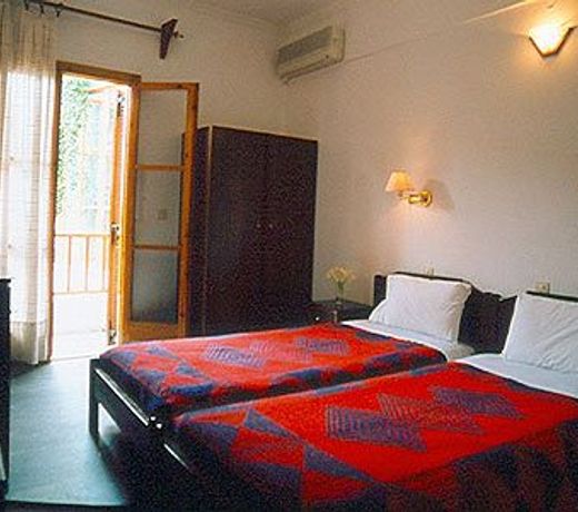 Pothos Hotel