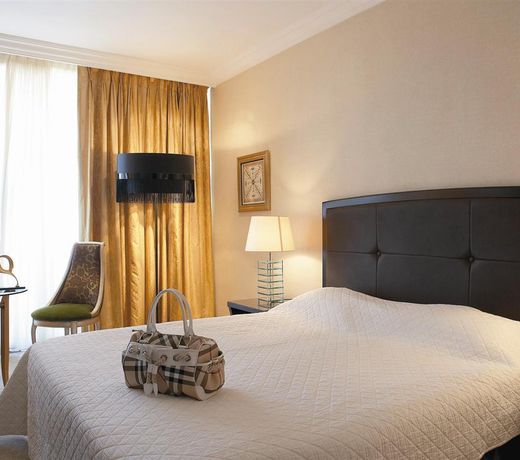 Makedonia Palace