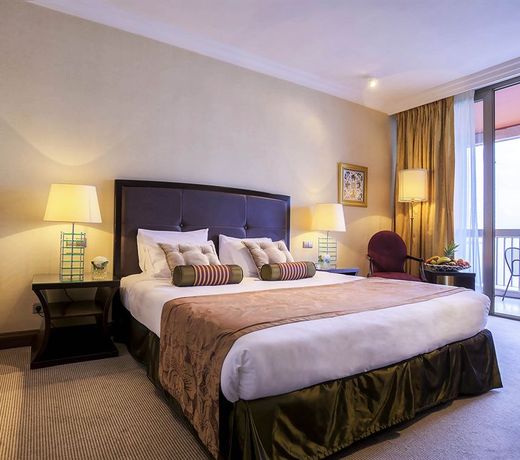 Makedonia Palace