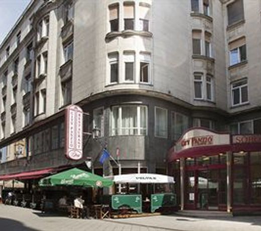 City Hotel Pilvax