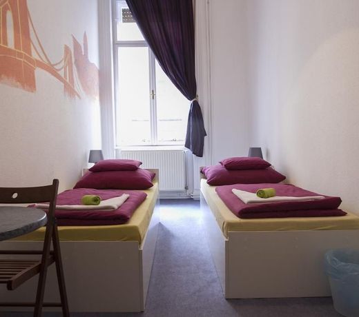 Opera Guesthouse & apartments