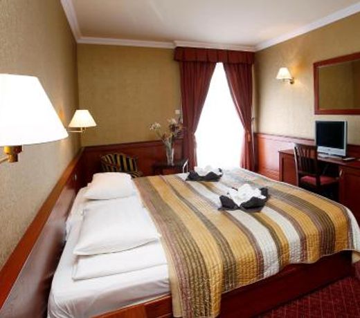 Hotel Ködmön