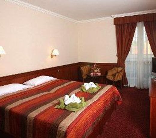 Hotel Ködmön