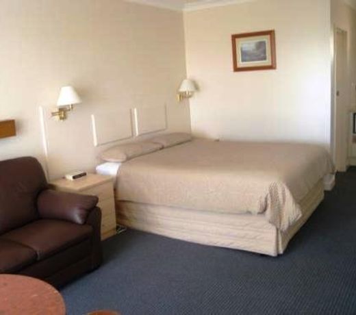 Holiday Lodge Motor Inn