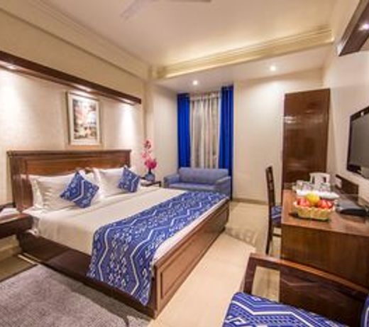 Rockland Hotel, C.R Park