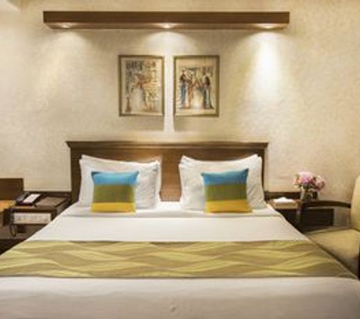 Rockland Hotel, C.R Park