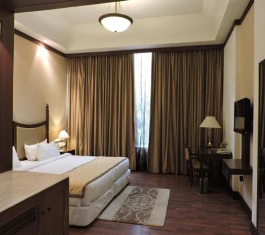 Country Inn & Suites by Radisson, Delhi Satbari
