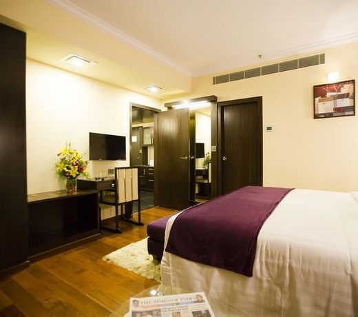Sterlings Mac Hotel & Suites