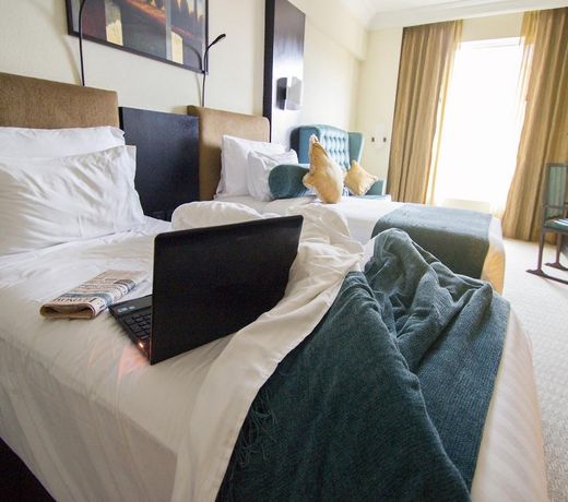 Sterlings Mac Hotel & Suites