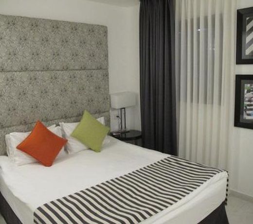 Best Western Regency Suites