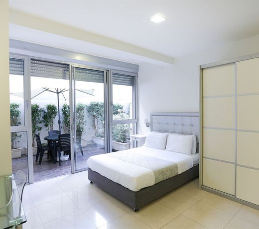 Sea Land Suites