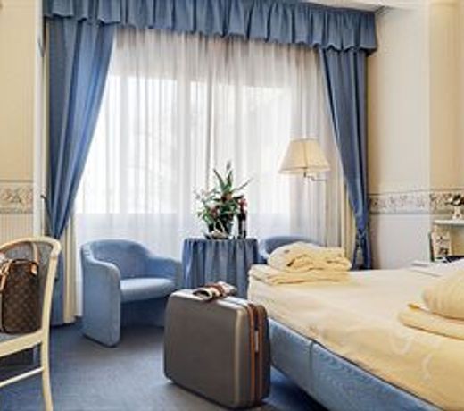 Hotel Bristol Buja