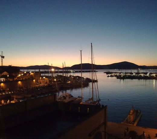 LA TERRAZZA SUL PORTO - GUEST HOUSE