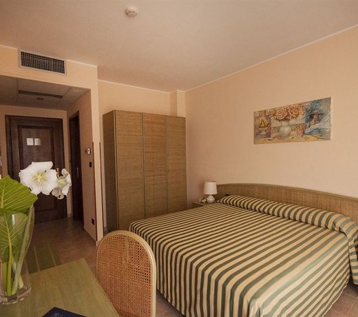 Rina Hotel