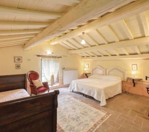 Nice home in Apecchio -PU- with 5 Bedrooms, Private swimming pool and Outdoor swimming pool