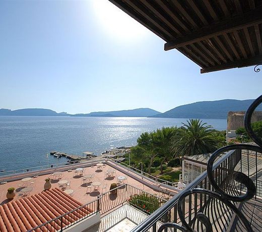 El Faro Hotel & Spa