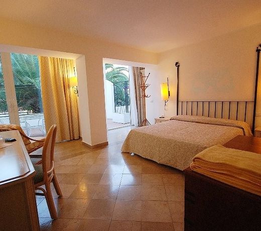 El Faro Hotel & Spa