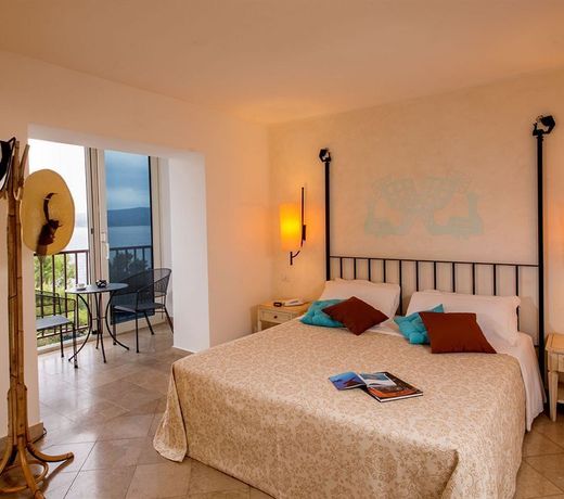El Faro Hotel & Spa