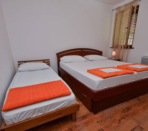 Family three bedroom Apartment Mimoza 2