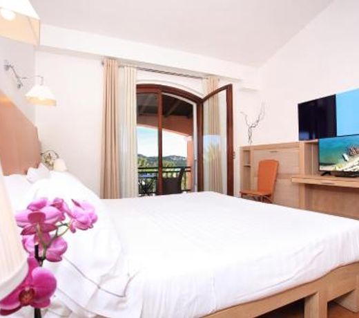 HOTEL LE GINESTRE