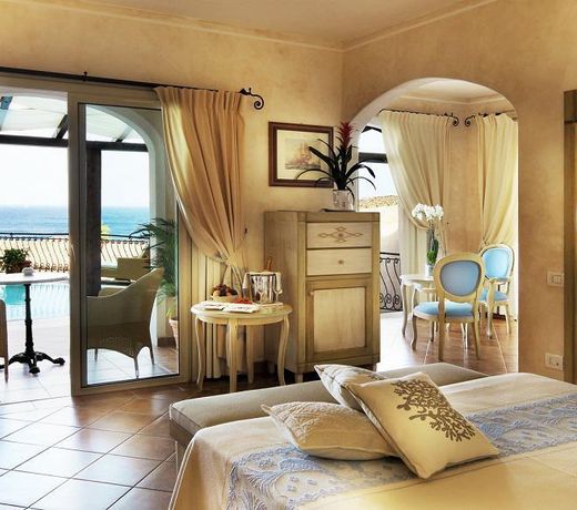 Colonna Resort