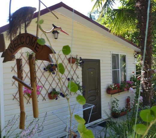 LETNIYE DOMIKI VACATION HOME