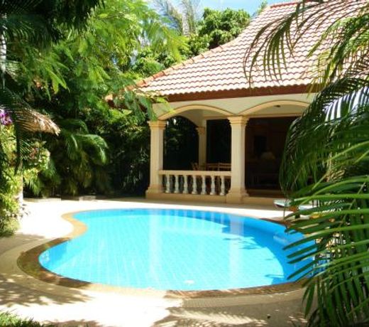 Coconut Paradise Holiday Villas